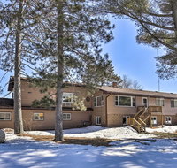 Cranberry  Wine Farm Home with Trail Access