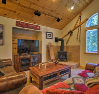Custom Tahoe Cabin 5 Minutes From Homewood Resort