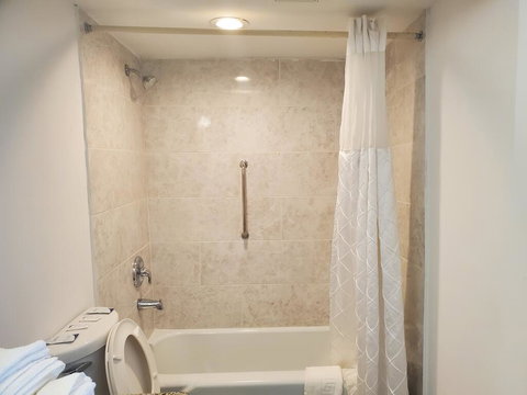 Deerfield Inn & Suites - Renee 2