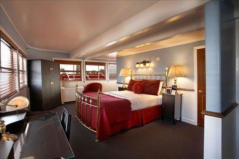 Delta King Hotel - Internet Find 1