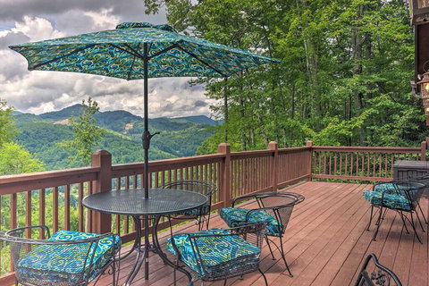 Deluxe Mountain Getaway - Family Fun With A View - Renee 0