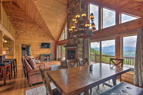 Deluxe Mountain Getaway - Family Fun With A View - Renee 1