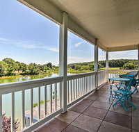 Deluxe Waterford Home with Outdoor Bar--Steps to Cove