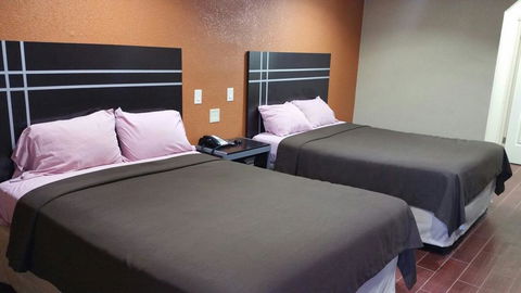 Derrick Inn - Renee 2