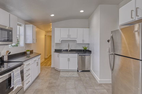 Downtown Salt Lake City Renovated - Temple Square, Vivint Arena, City Creek, Salt Palace - Internet Find 2