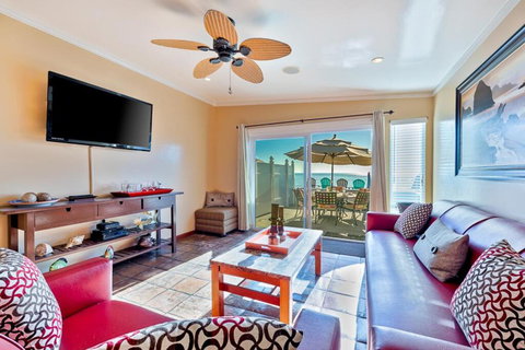 DP-171 - Beach Front Relaxation I - Renee 2