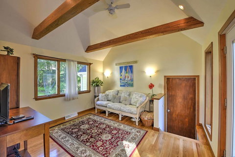 East Falmouth House - 4 Mi To Menauhant Beach! - Renee 3