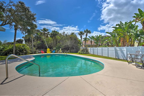 Eclectic Escape With Pool - Walk To Ormond Beach - Renee 1
