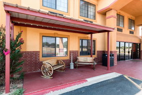 Book Lubbock Accommodation Vacations Renee Renee