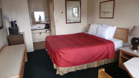 Economy Inn - Internet Find 0