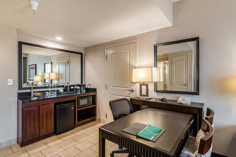Embassy Suites Palmdale - Swimm 2