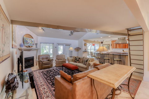 Executive Canal Home And Dock - Renee 1