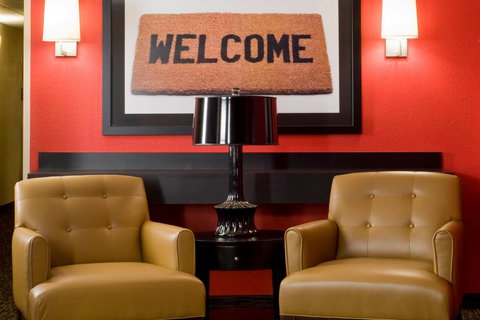 Extended Stay America - Orlando - Lake Mary - 1036 Greenwood Blvd - Swimm 2