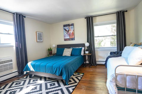 Fabulous Mid Century 4BR 3Bath House - Internet Find 2