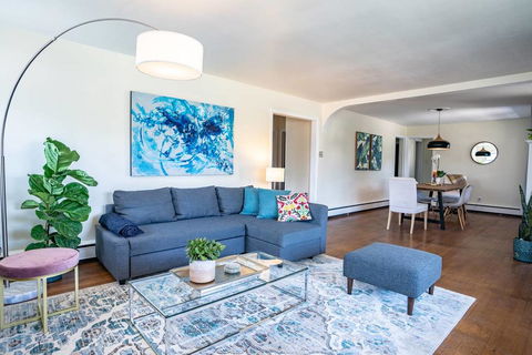 Fabulous Mid Century 4BR 3Bath House - Internet Find 1