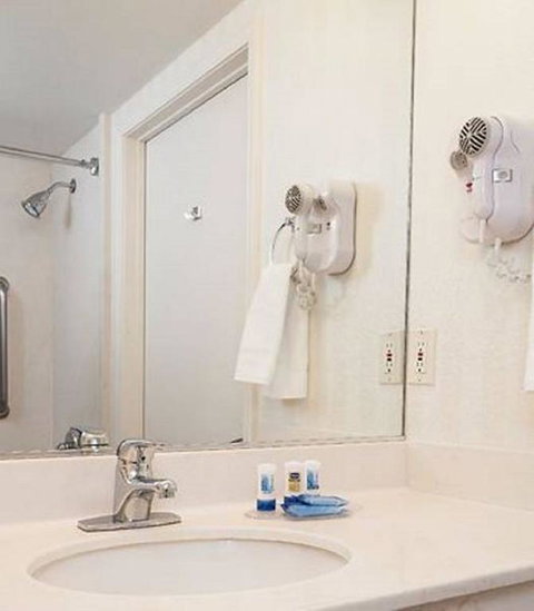 Fairfield Inn & Suites Oakland Hayward - Renee 3