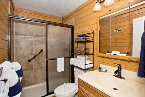 Four Bears Den - Renee 2