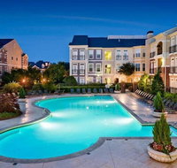 Fully Furnished 2 Bedroom/2 Bathroom with Sunroom