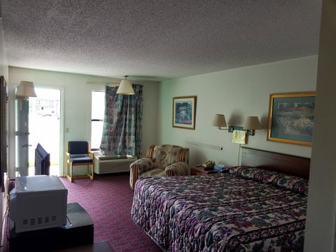 Gateway Inn - Renee 0