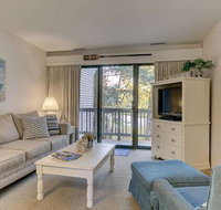 Gorgeous Grand Traverse Bay Beach Front Condo