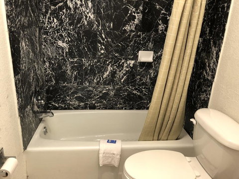 Greensburg Inn - Internet Find 1