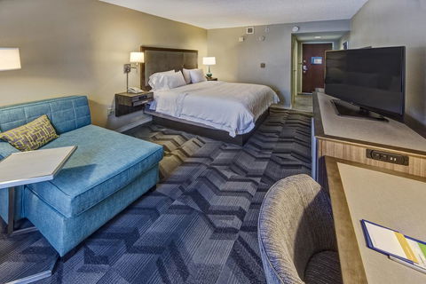 Hampton Inn & Suites Clermont - Renee 0