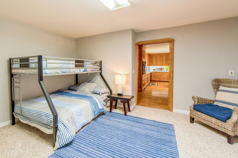 Hilltop Wine Farmhouse Home - Renee 2