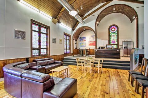 Historic Church Home - Walk To Durand Shops! - Renee 2