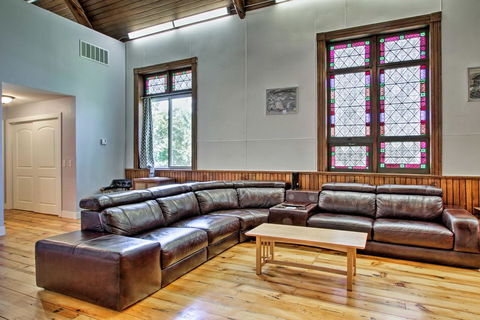Historic Church Home - Walk To Durand Shops! - Renee 3