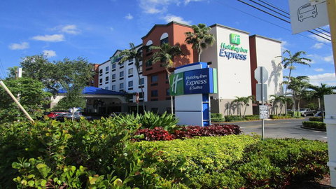 Holiday Inn Express And Suites Fort Lauderdale Airport West - Renee 0