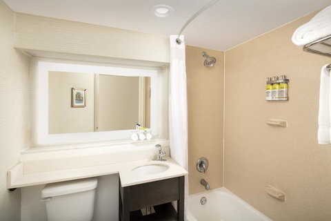 Holiday Inn Express Hotel & Suites Annapolis - Internet Find 1