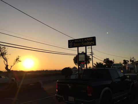 Holland Inn & Suites - Renee 0