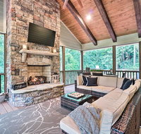 Hootenanny at Horton Creek - Creekside Escape