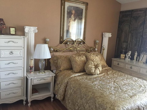 Hospitable Host And Homey Ambiance - Internet Find 2