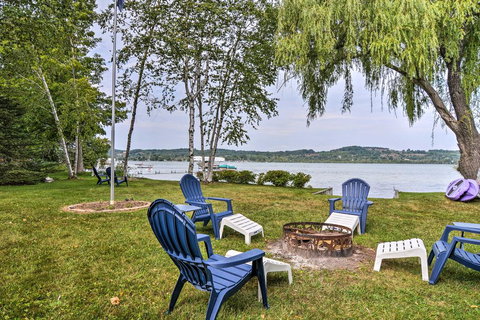 Idyllic Lake Leelanau Cottage With Dock & Fire Pit! - Renee 0