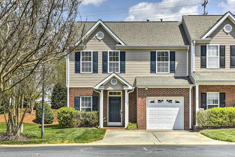 Inviting High Point Townhome With Patio&Privacy - Internet Find 0