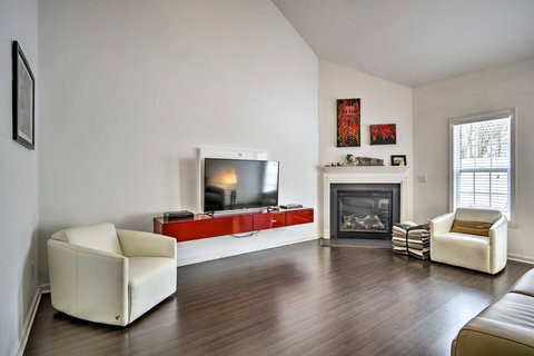 Inviting High Point Townhome With Patio&Privacy - Internet Find 2