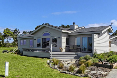 Irish Beach Home With Rooftop Hot Tub & Ocean Views! - Renee 1