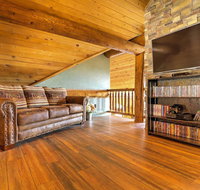 Kanab Cabin with Hot Tub Fire Pit and Panoramic Views