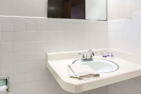 Knights Inn Rosenberg - Internet Find 2