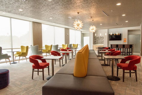 La Quinta Inn & Suite By Wyndham Lake City - Renee 3