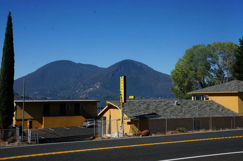 Lake Marina Inn - Internet Find 1