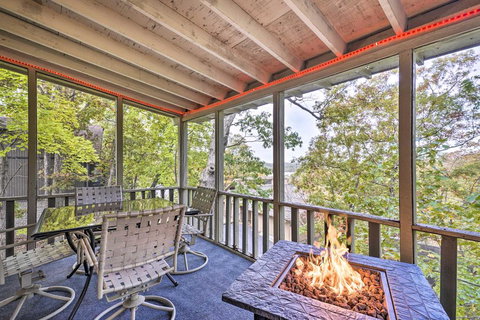 Lake-View Margaritaville Home - Hot Tub & Fire Pit! - Renee 1