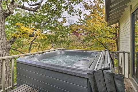 Lake-View Margaritaville Home - Hot Tub & Fire Pit! - Renee 2