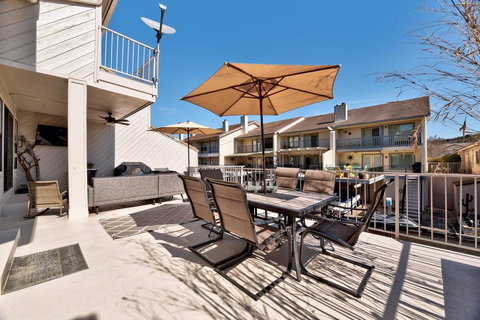 Lakefront 3BR Spacious Townhome W/private Boat Slip, Jet Ski Ramp - Internet Find 1