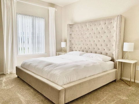 Lakeview Luxury King Bed Central To Downtown And Airport - Internet Find 0