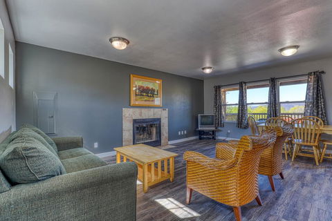 Lakeview Villa #507 - Renee 3
