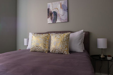 Large 2BR Apt Near Perk Plaza By Frontdesk - Renee 1