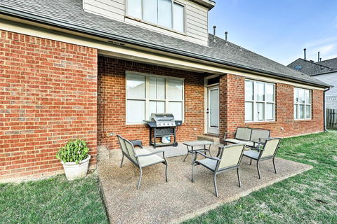 Lavish Cordova House With Pool Table And Media Room! - Renee 2