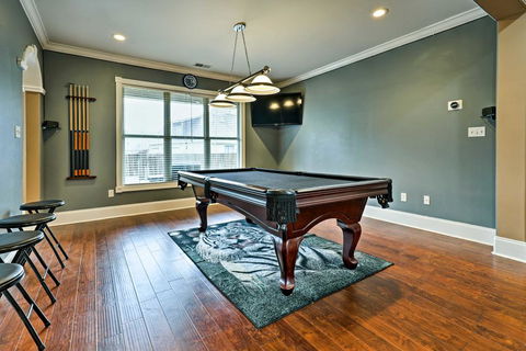 Lavish Cordova House With Pool Table And Media Room! - Renee 3
